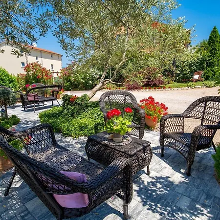 Marijana Couette-café